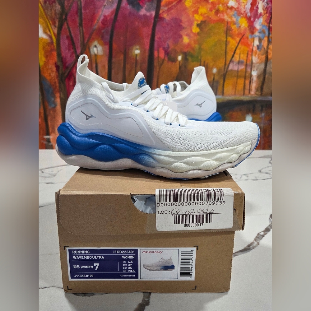 Mizuno Wave Neo Ultra White Blue Size 7 Women's Running Shoes